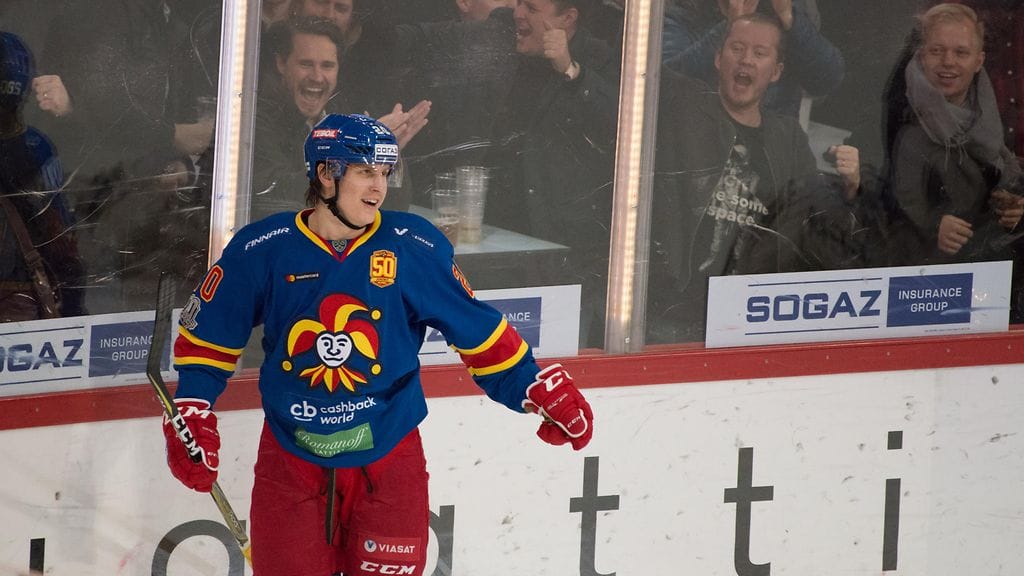 Eeli Tolvanen iski Admiralia vastaan Jokerien 2–1-johtomaalin.