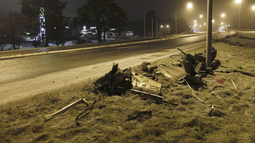 Poliisin mukaan auton kuljettajaksi epäilty Latvian kansalainen puhalsi alkometriin törkeät lukemat.