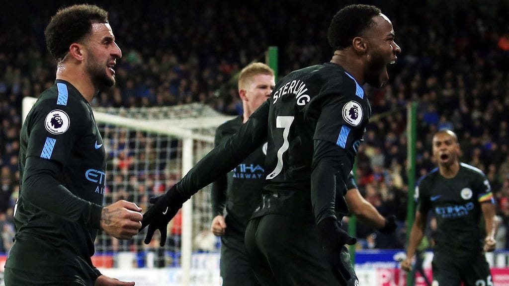 Manchester City Raheem Sterling juhli Huddersfieldia vastaan iskemäänsä voittomaalia.
