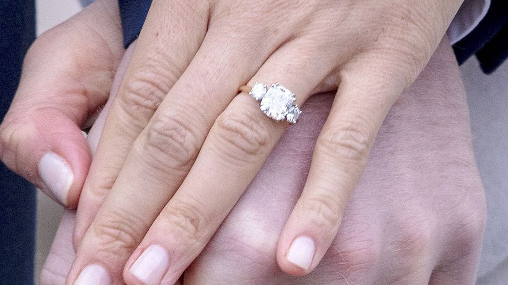 sormus meghan markle harry 27.11.2017