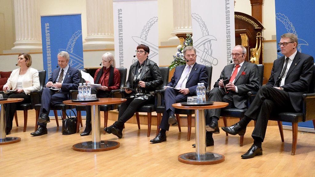 Presidenttiehdokkaat vaalitentissä 27.11.2017