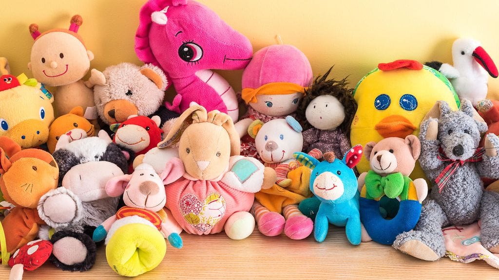 Poika luopui leluistaan muiden lasten tähden.