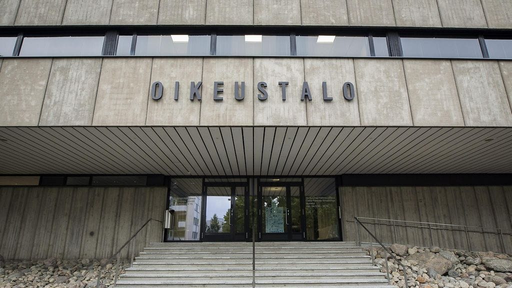 Mies vaati hovioikeudessa, että hänen maksettavakseen määrättyä vahingonkorvausta pienennetään.