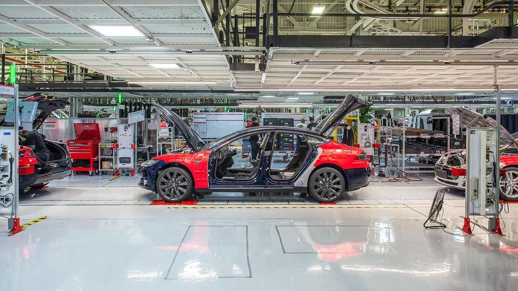 Model S kuvattuna Teslan tehtaalla Kalifornian Fremontissa.