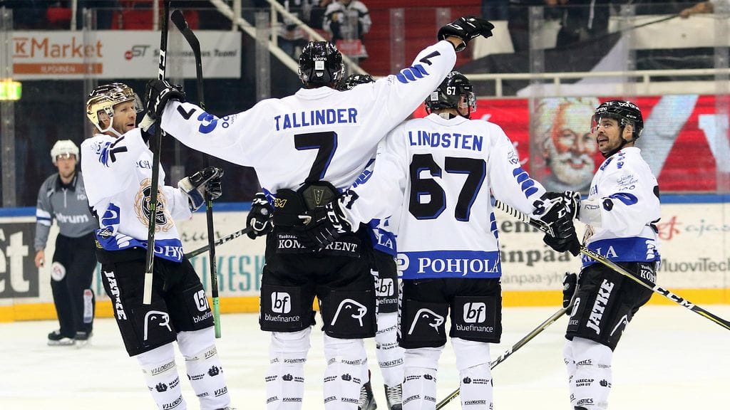 TPS pelasi ensimmäisen erän juhlapaidoissa.