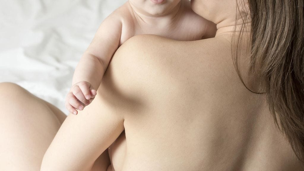 Äiti haluaa opettaa lapsilleen ihmisen anatomiaa jo varhaisessa vaiheessa.