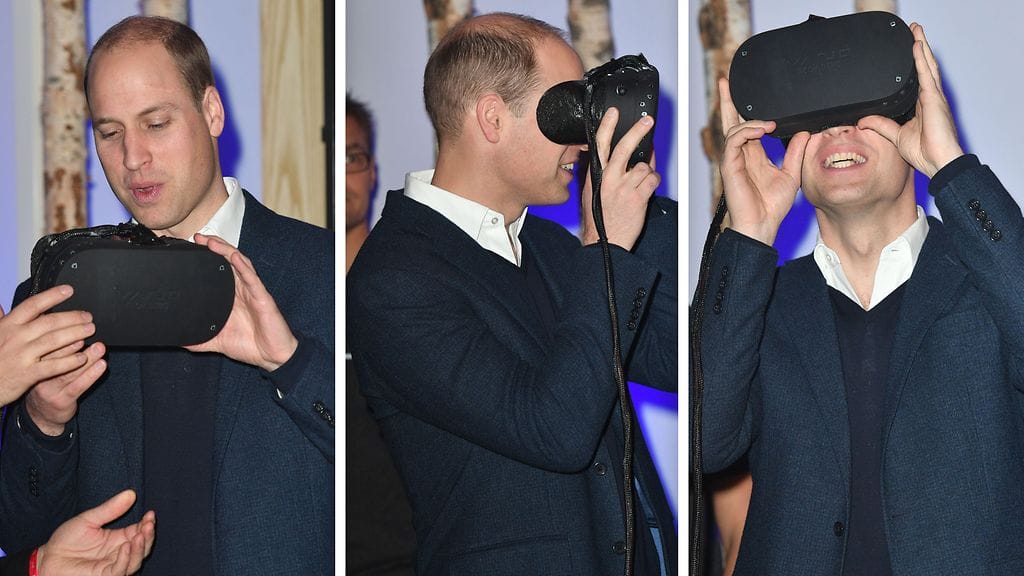 Prinssi William vaikutti innokkaalta päästessään testaamaan VR- eli virtuaalitodellisuuslaseja Slushissa 30. marraskuuta 2017.