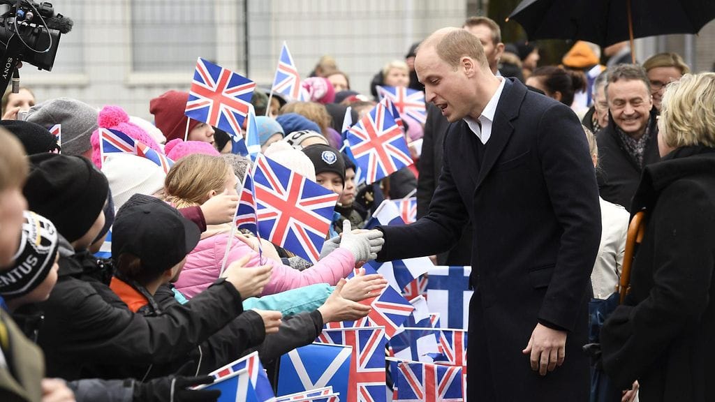 Prinssi William Lauttasaaren alakoulun pihalla 30.11.2017 1