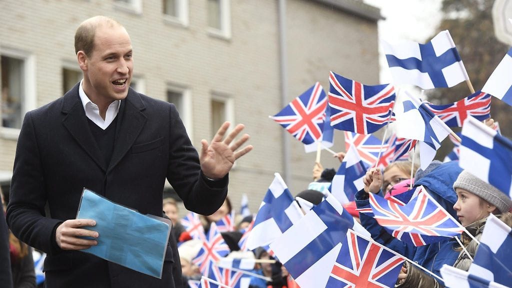 Prinssi William Lauttasaaren alakoulun pihalla 30.11.2017 2