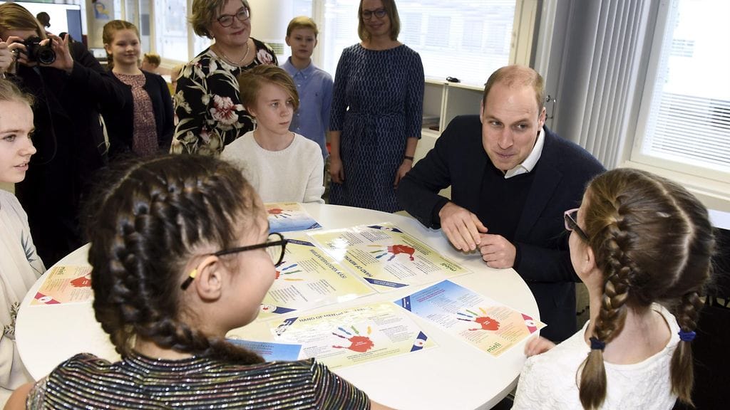 Prinssi William Lauttasaaren alakoulun pihalla 30.11.2017 11