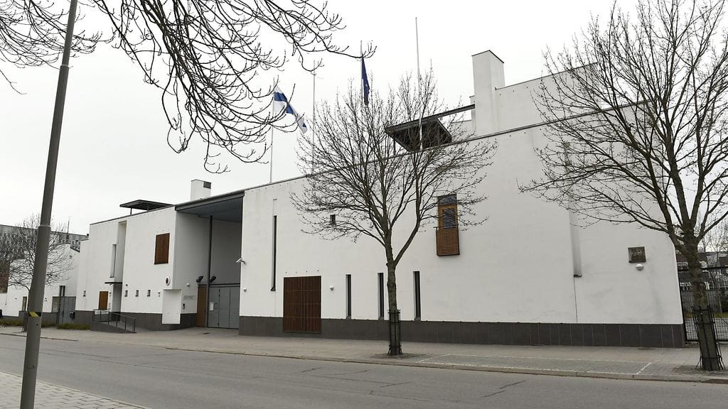 Suomen suurlähetystö Tukholmassa lauantaina 8. huhtikuuta 2017.