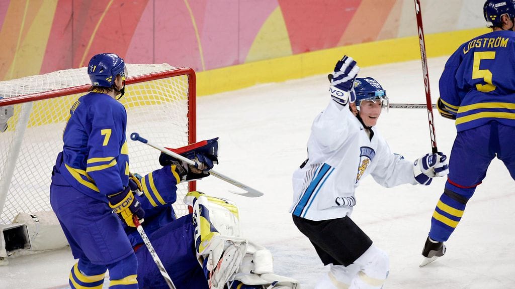 Jere Lehtinen Torinon olympialaisten loppuottelussa 2006 Ruotsia vastaan.