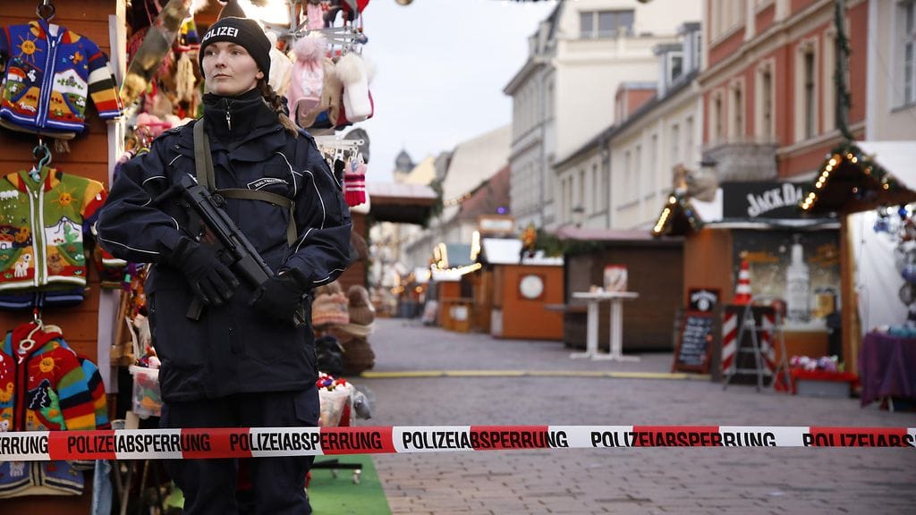 Pommi oli lähetetty alueella sijaitsevaan apteekkiin.