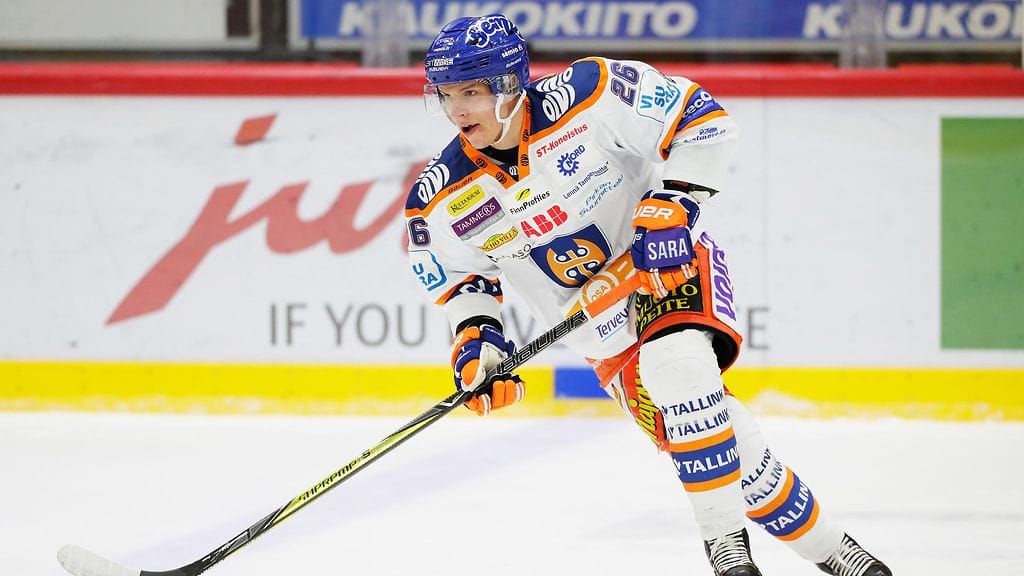Jere Karjalainen laukoi hattutempun HPK:n verkkoon.