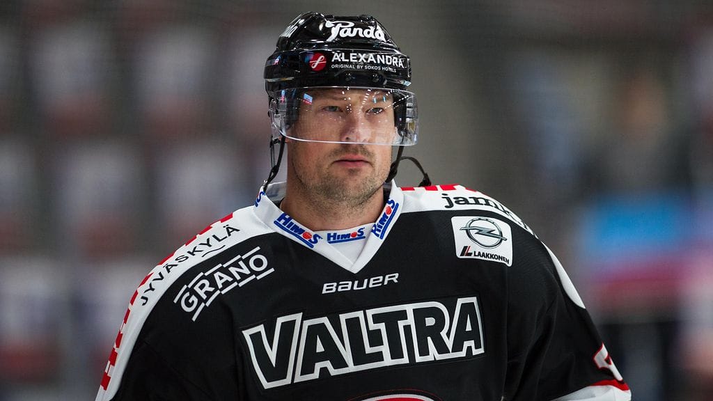 Nolan Yonkmanin ottelu päättyi ulosajoon.