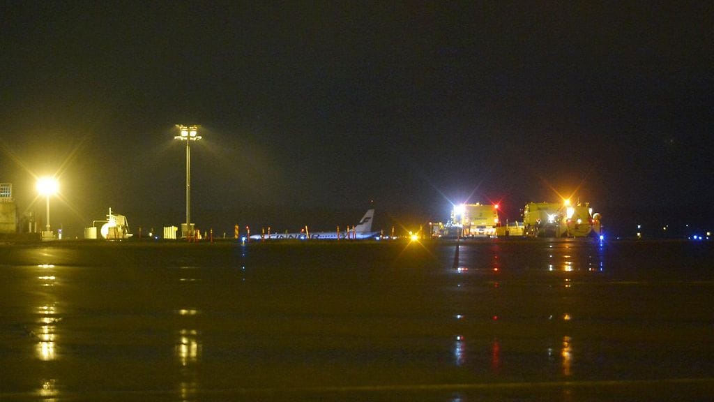 Hätälaskun tehnyt Finnairin lentokone Turun lentokentällä illansuussa. Finnairin reittilento joutui sunnuntaina illansuussa laskeutumaan Turun lentokentälle koneessa havaitun savunhajun vuoksi.