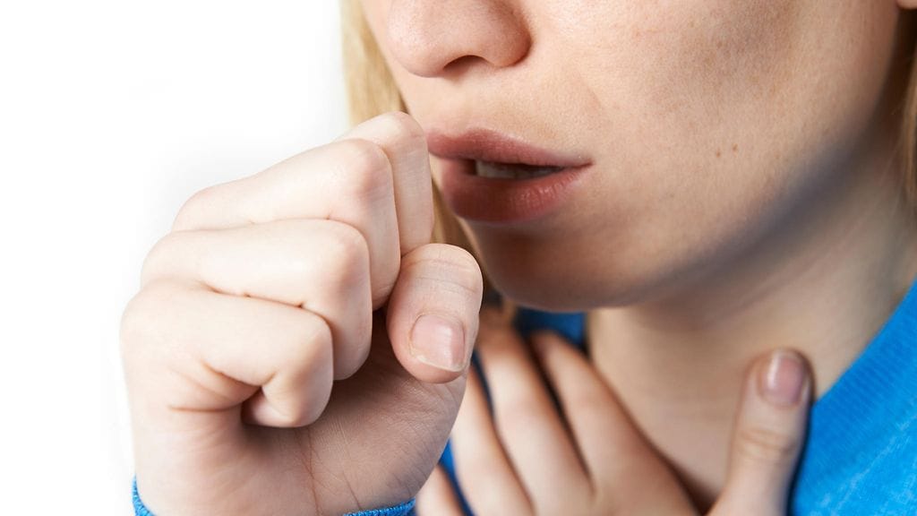 Flunssasta kehittynyt keuhkokuume vei nopeasti terveen naisen hengen.