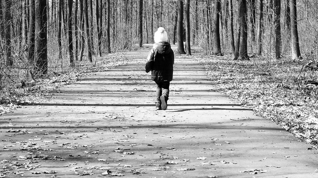 Suomesta lähetettiin sotien aikana lapsia Ruotsiin. Kuvituskuva.