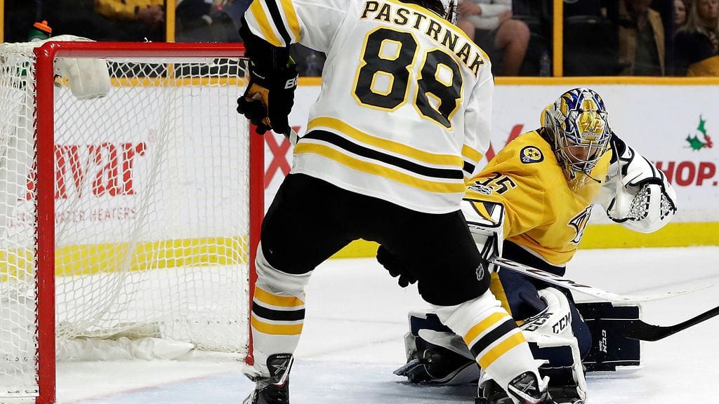 Pekka Rinne torppasi David Pastrnakin maalintekoyrityksen.