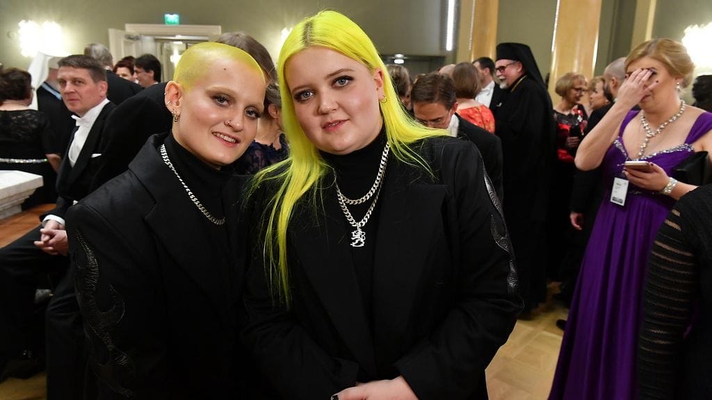 Alma ja Anna Miettinen juhlivat viime vuonna Linnassa.