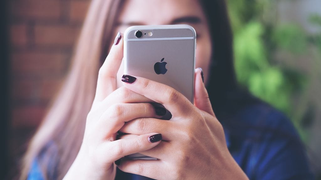 Kasvot tunnistavat tekniikka kerää yksityiskohtaista tietoa käyttäjänsä naamasta. Kuvituskuva.