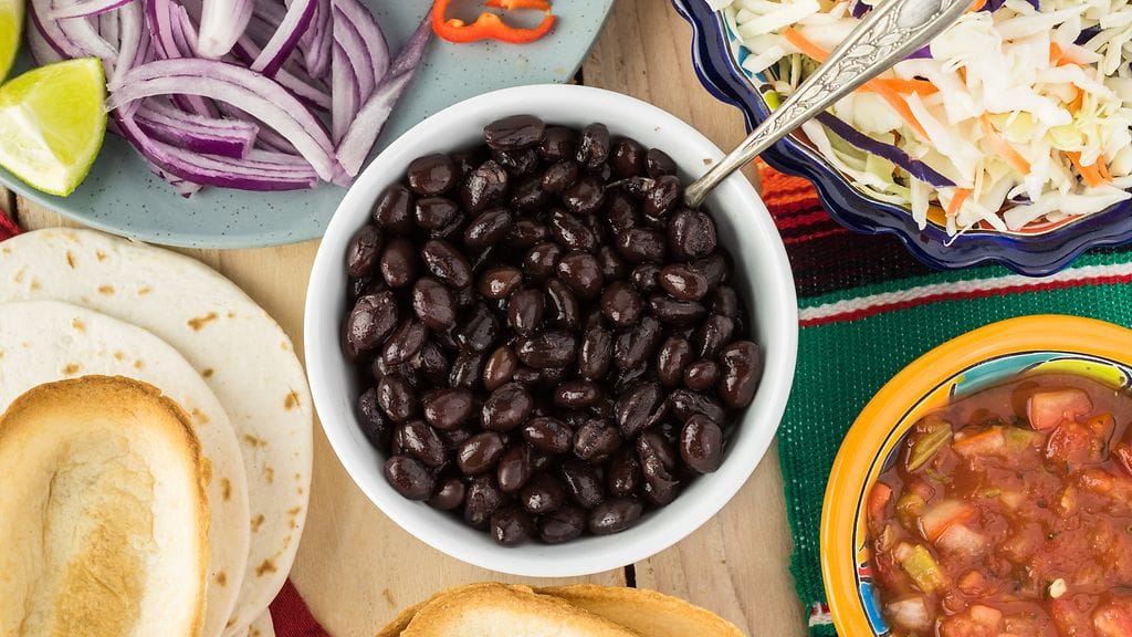 Mustapavut ovat erinomainen tortillojen täyte, mutta ne sopivat myös esimerkiksi pihveihin, kastikkeisiin ja jopa suklaakakun täyteeksi.