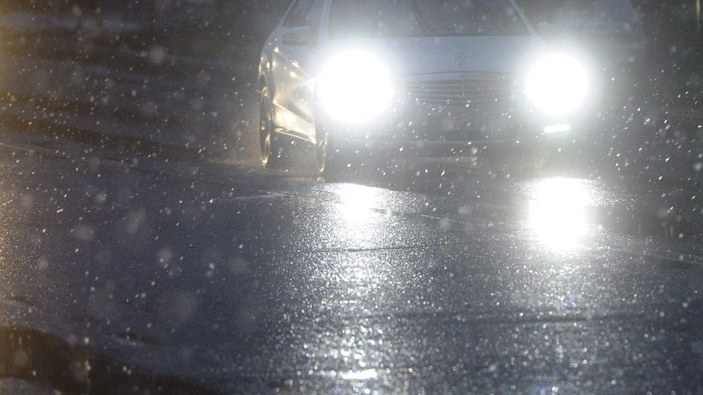 Lauantai-illaksi etelästä saapuu jälleen uusi sadealue. Tuolloin sateet painottuvat maan länsiosaan, sunnuntaiksi pohjoisen ylle.