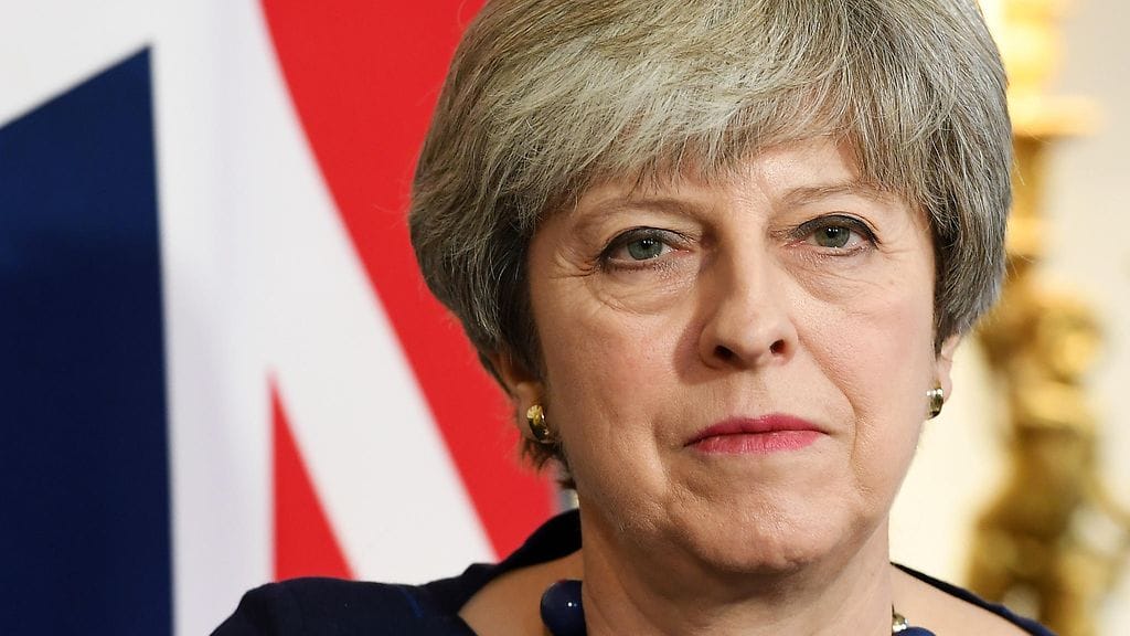 EU-komission puheenjohtaja Jean-Claude Juncker on valmiina tapaamaan Theresa Mayn jo huomenna, jos sopu syntyy.