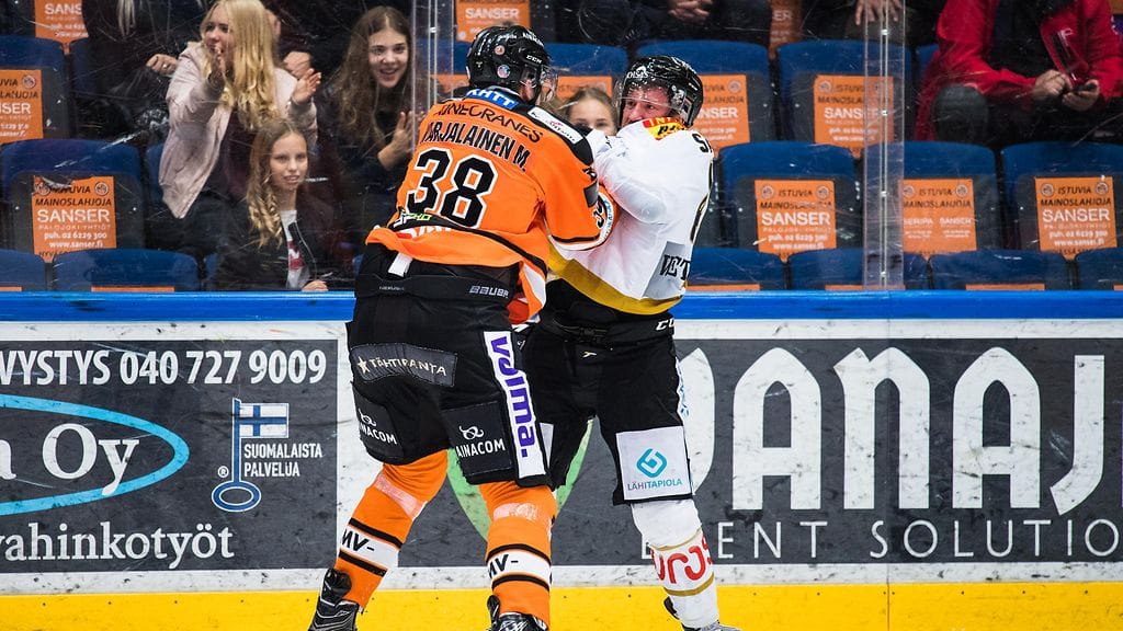 Miro Karjalainen on pudottanut hanskat aikaisemminkin tällä kaudella.