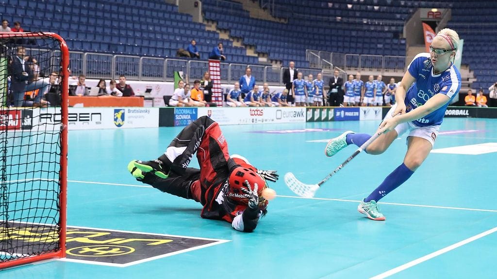 My Kippilä ohitti sveitsiläismaalivahdin Lara Heinin.