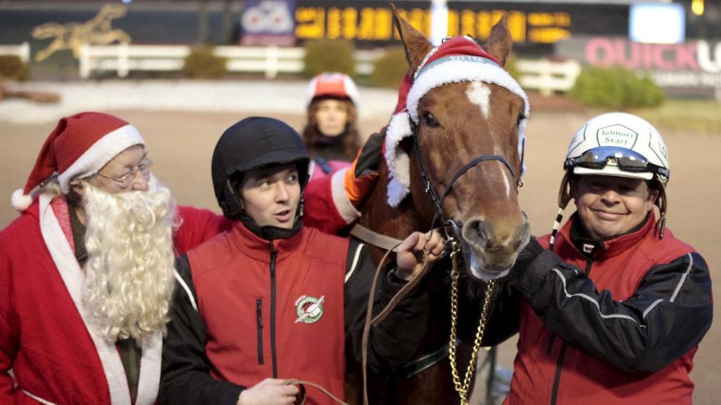 Vitter ja Jalmari Svart (oik.) ovat osallistuneet myös hyväntekeväisyystyöhön.