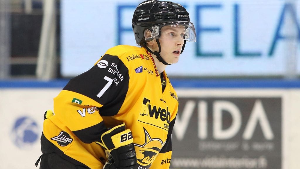 Urho Vaakanainen laukoi ensimmäisen osumansa SaiPan paidassa.