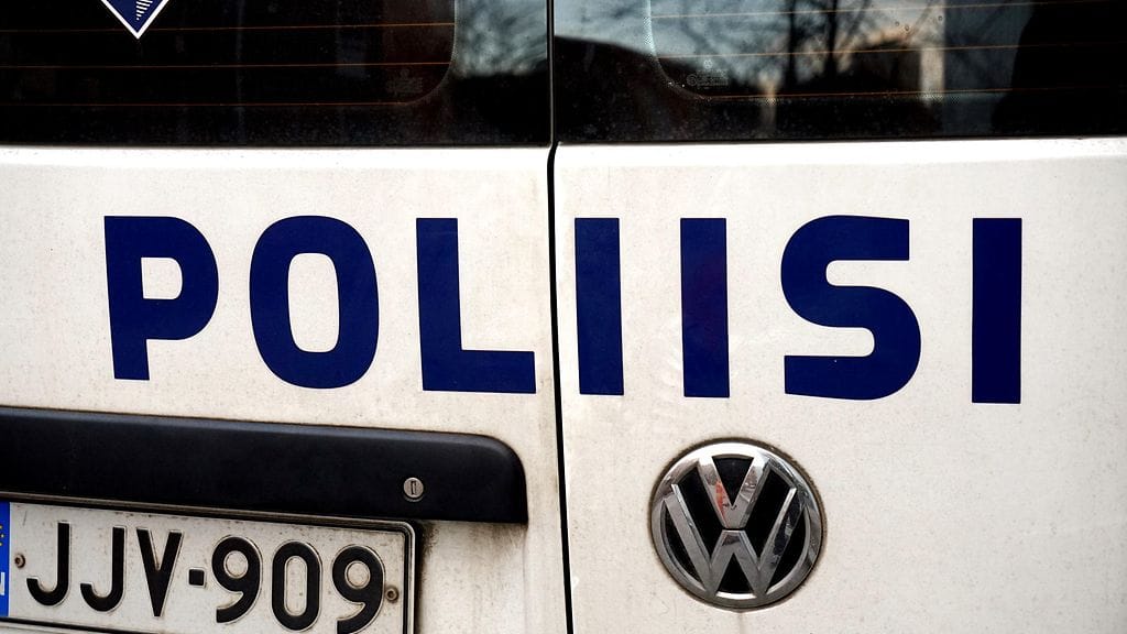 Poliisi otti epäillyn kiinni tekopaikan lähettyviltä.