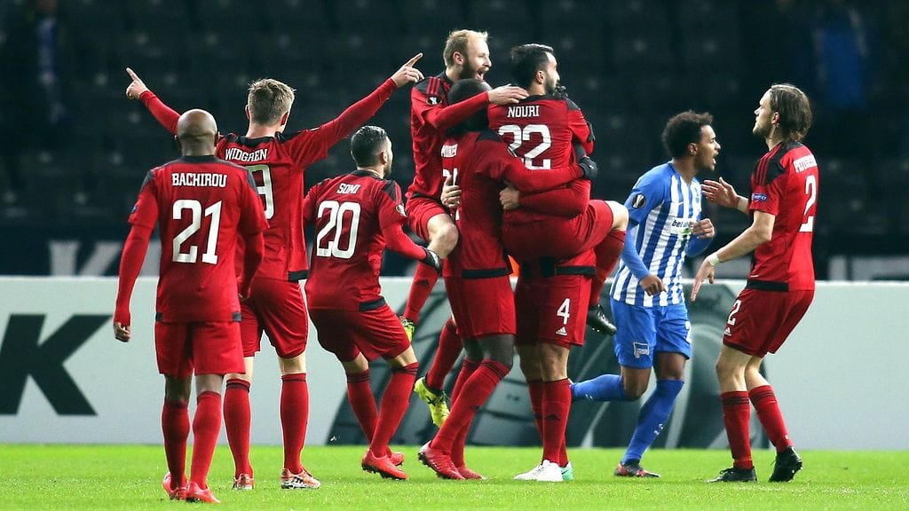 Östersundin pelaajat juhlivat 1–0-johtomaalia viime torstaina pelatussa Eurooppa-liigan lohkovaihen ottelussa Hertha Berliiniä vastaan. Ottelu päättyi lopulta 1–1-tasapeliin.