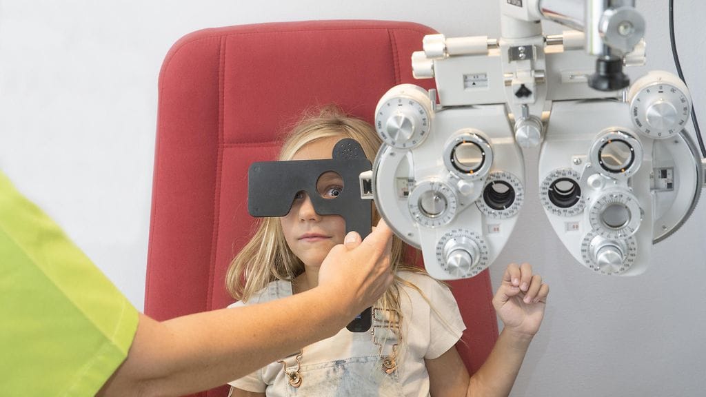 Tutkimukset paljastivat perheen kahden lapsen kärsivän verkkokalvorappeumasta.