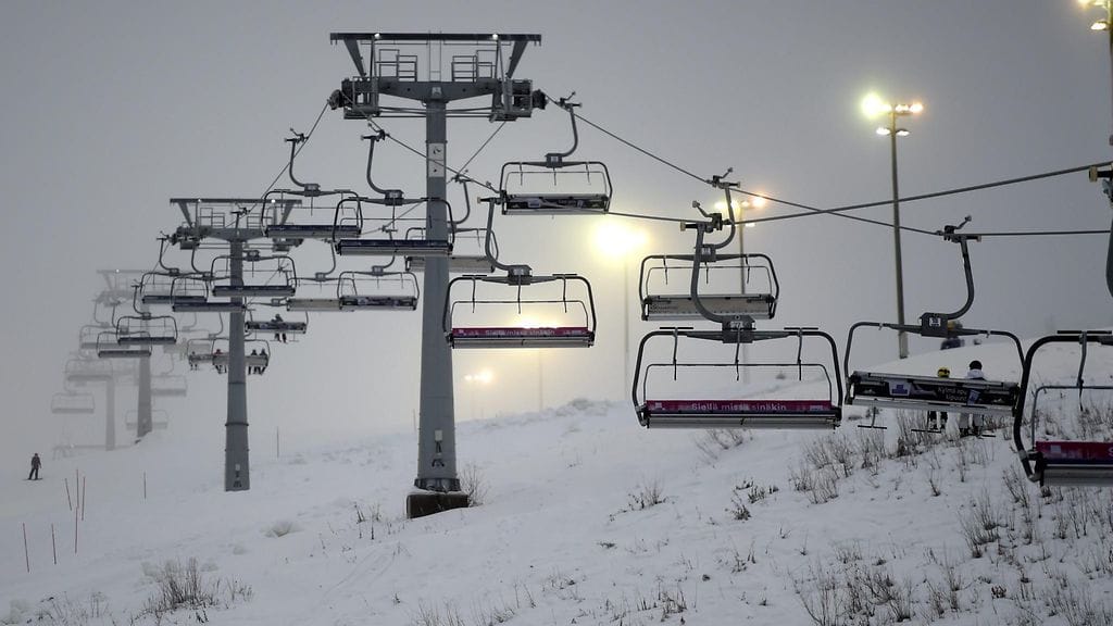 Merkittyjen rinteiden ulkopuolella laskeminen on jokamiehen oikeus, jota hiihtokeskukset eivät voi kieltää.