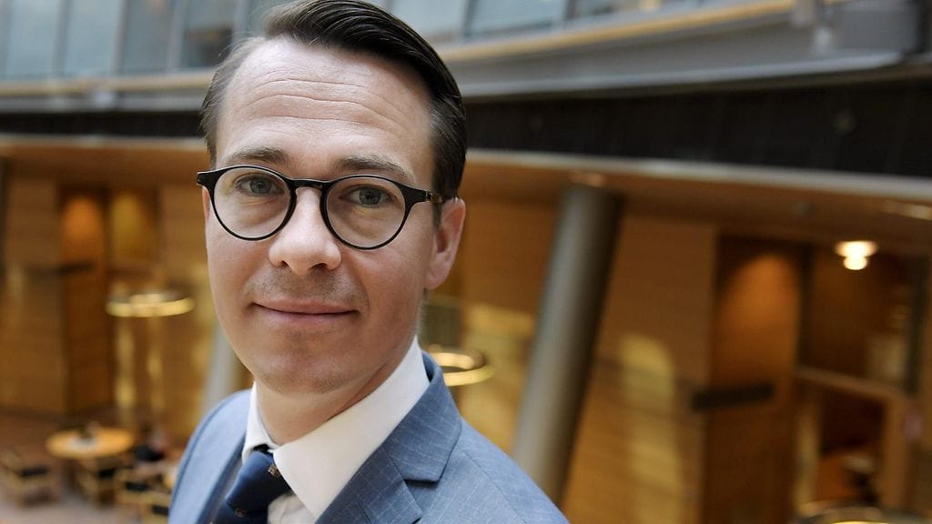 Carl Haglund eduskunnan Pikkuparlamentissa 2.6.2016.