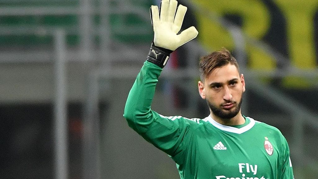 Gianluigi Donnarumma ei ole Milan-fanien suosiossa.