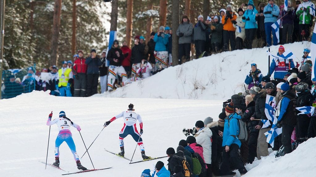 Krista Pärmäkoski (vas.) ja Norjan Marit Björgen Lahden MM-kisoissa 2017.