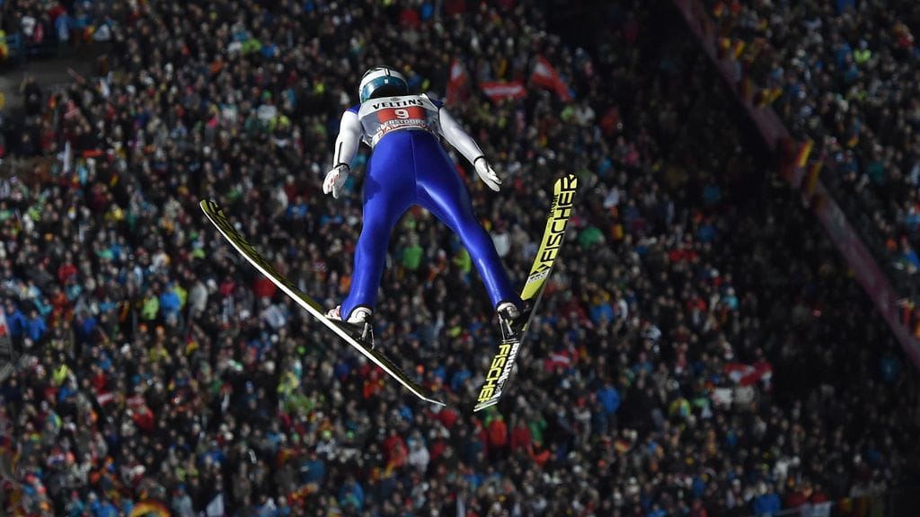 Itävallan Michael Hayböckin taidonnäyte Oberstdorfin mäessä joulukuussa 2016.