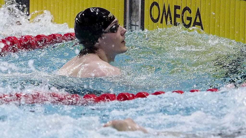 Riku Pöytäkivi ui komeasti välieriin 50 metrin perhosuinnissa.