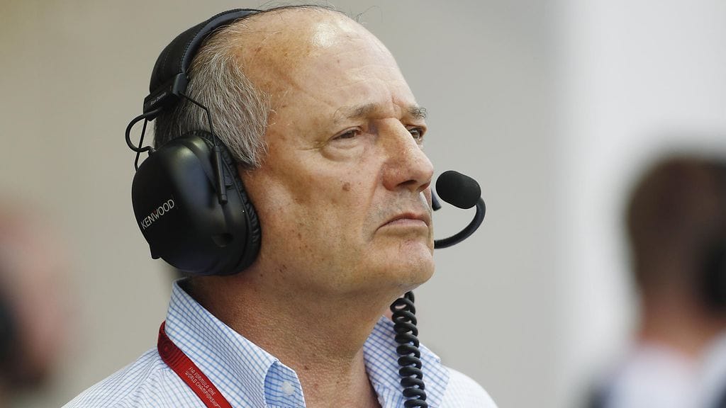 Ron Dennis siirrettiin McLarenilta sivuun vuosi sitten.