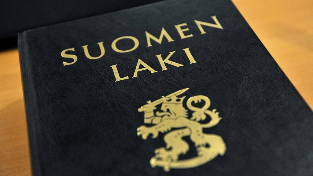 Epäilty on myöntänyt poliisille toisen teoista, mutta kiistää toisen.