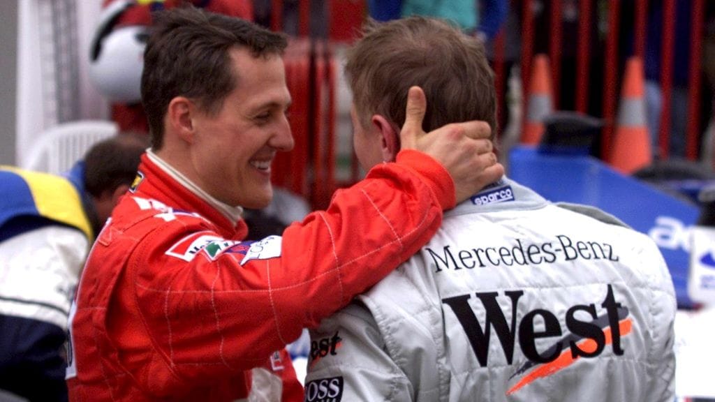 Michael Schumacher ja Mika Häkkinen Häkkisen viimeisellä F1-kaudella 2001.