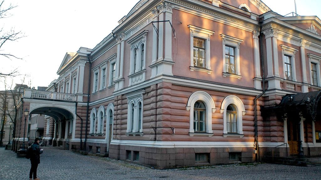 Aleksanterin teatteri valmistui vuonna 1879 venäläiseksi teatteriksi.