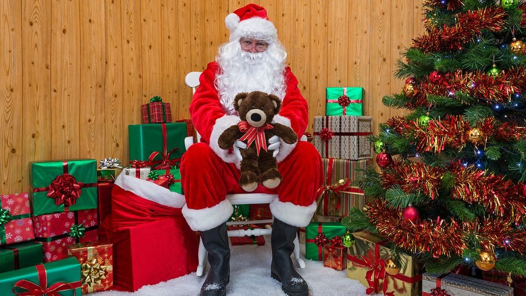 Joulupukki ei epäröinyt lapsensa menettäneiden vanhempien edessä.