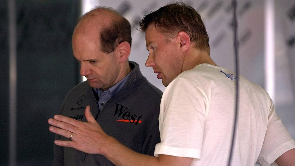 Adrian Newey ja Mika Häkkinen nauttivat menestyksestä McLarenilla.