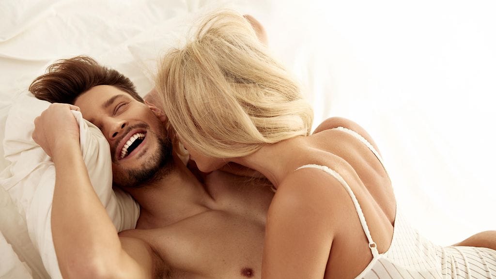 Joskus kemia on niin vahvaa, että huoleton seksisuhde voikin muuttua parisuhteeksi.