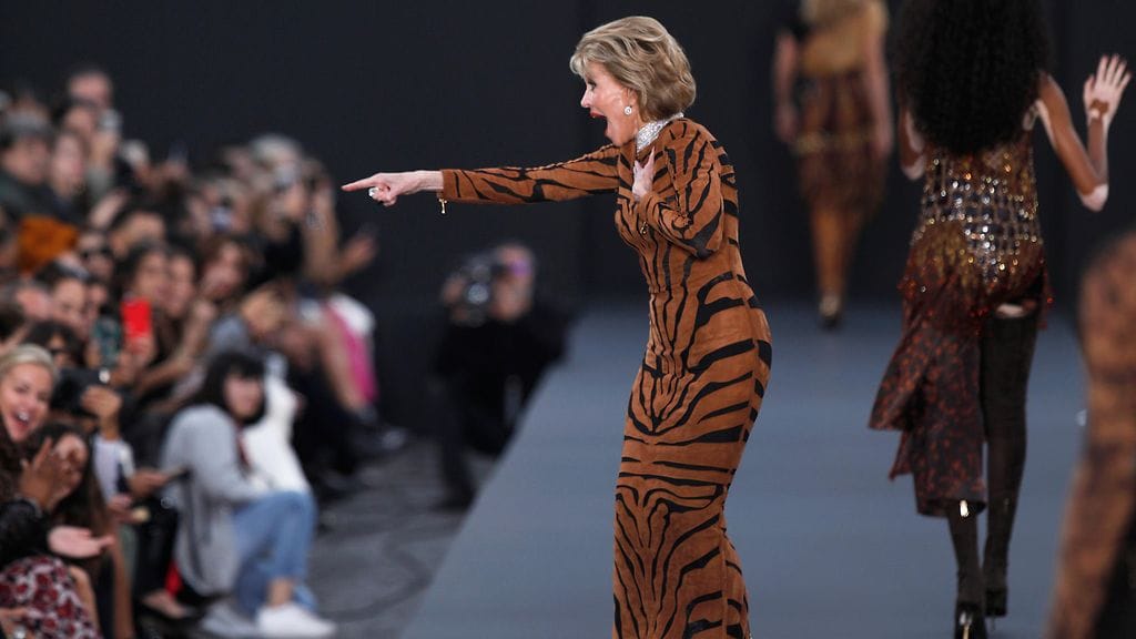 Jane Fonda 1.10.2017 Pariisin muotiviikoilla 2
