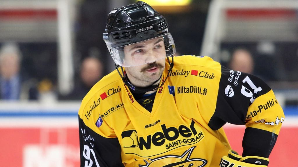 Peter Quennevillen esiintymiset SaiPa-paidassa jäivät yhdeksään koitokseen.